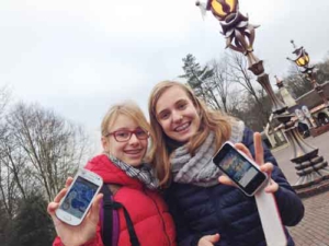 Efteling-app-testers Rosa en Rosan