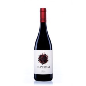 elegante fles rode wijn met rode en zwarte peperkorrels erop afgebeeld.