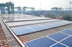 160101 APM Terminals Mumbai solar panels