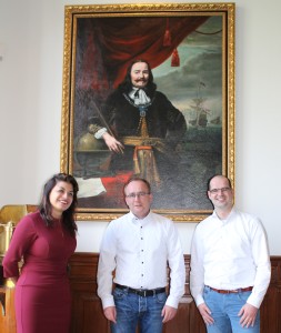 Mr Léon Overdulve, CEO/founder OOS International, with next to him Ms Marcella Croes, CEO/Founder Croes Shipping Services (l) and Mr Jacco de Leeuw, Operational Manager Nedbase (r)