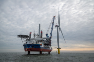 A2Sea's Sea Challenger installing turbines at Dudgeon Offshore Windfarm - Photo: Roar Lindefjeld/Woldcam - Statoil